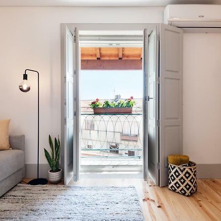 Lovelystay - Sun Loft W/ Balcony Porto Exterior foto