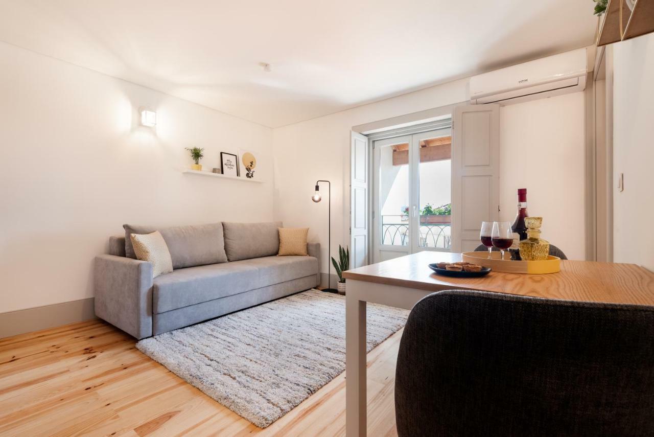Lovelystay - Sun Loft W/ Balcony Porto Exterior foto