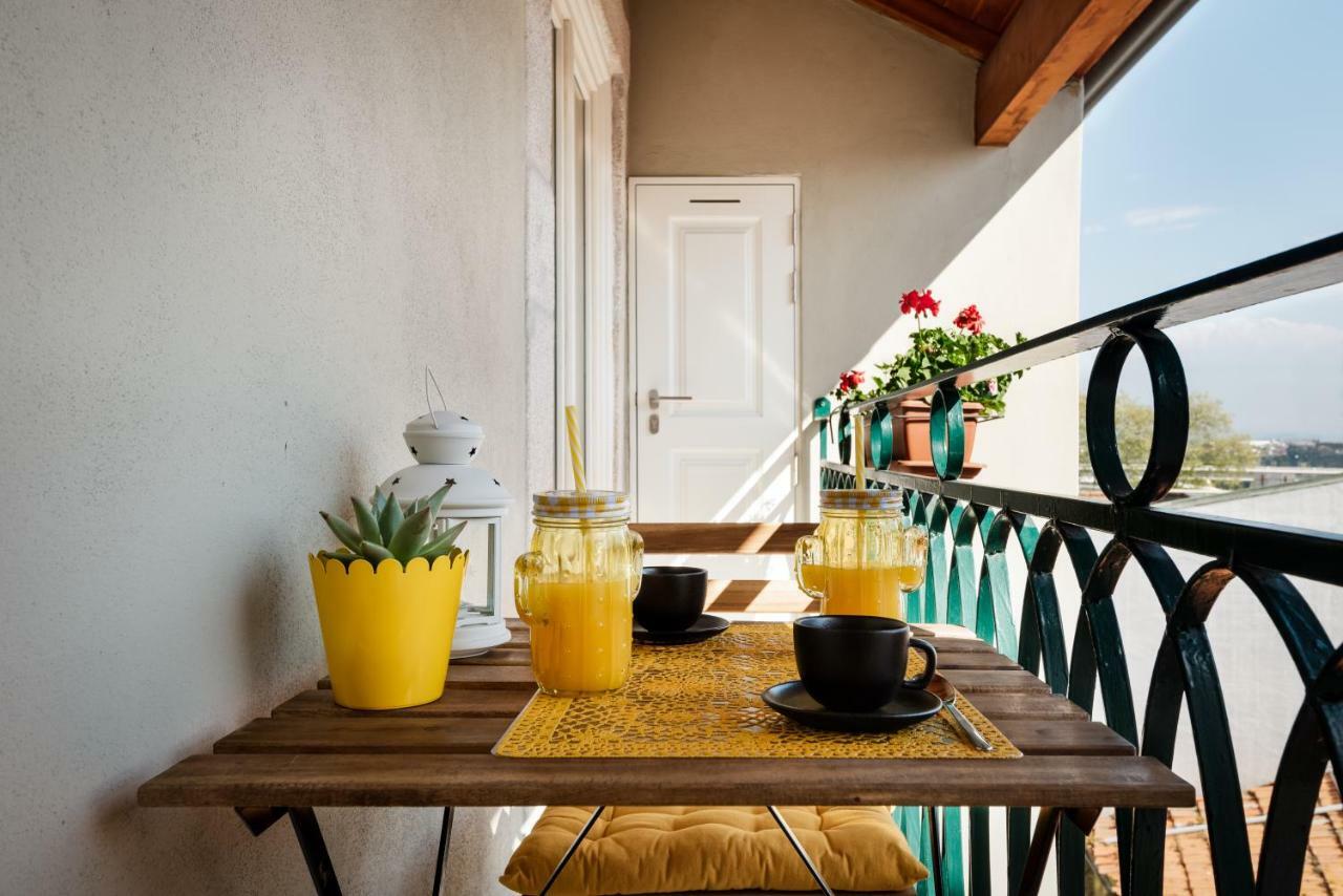 Lovelystay - Sun Loft W/ Balcony Porto Exterior foto