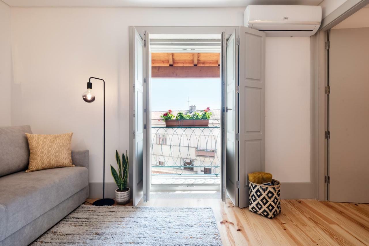 Lovelystay - Sun Loft W/ Balcony Porto Exterior foto