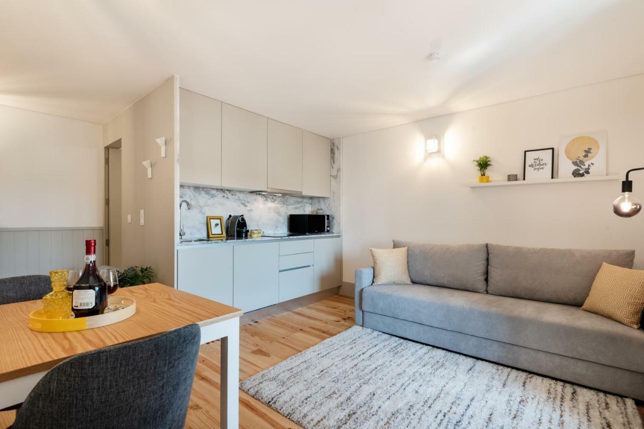 Lovelystay - Sun Loft W/ Balcony Porto Exterior foto